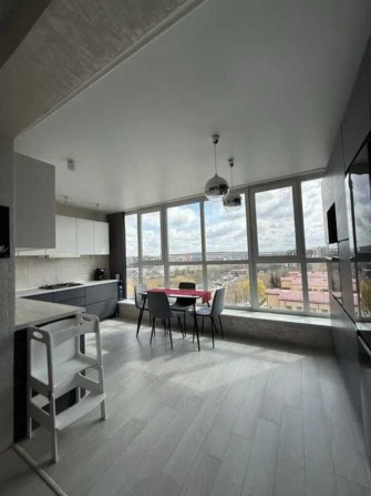 Шикарна двокімнатна квартира на Виставці - фото 1