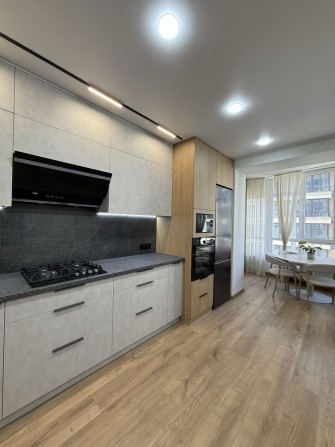 Продаж стильної 2к квартири, (вул. Зарічанська) - фото 1