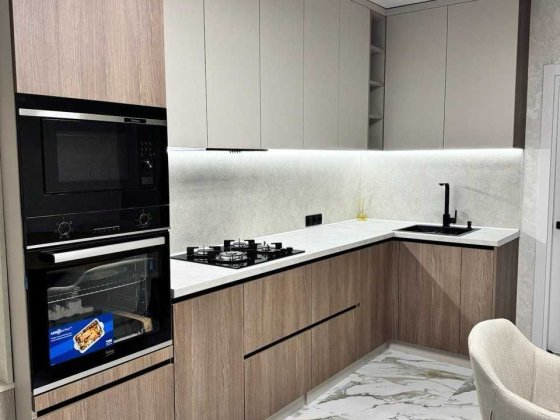 Продаж квартири з дизайнерським ремонтом та панорамним видом на місто. Хмельницкий