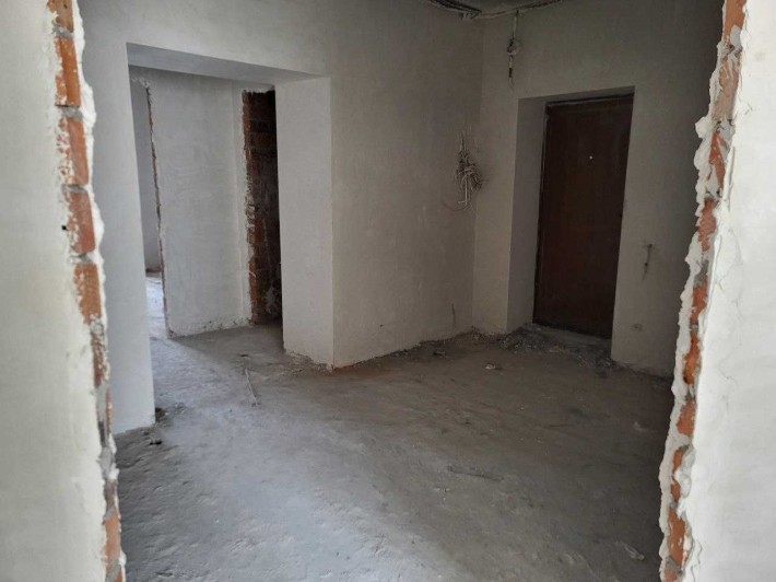 ТЕРМІНОВИЙ ПРОДАЖ! 2-кімнатної квартири на Виставці! - фото 1