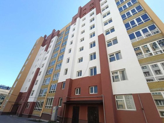 Простора двокімнатна квартира по переуступці Хмельницкий