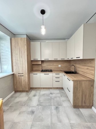 Продається 1 кімнатна квартира з ремонтом в новому будинку. - фото 1