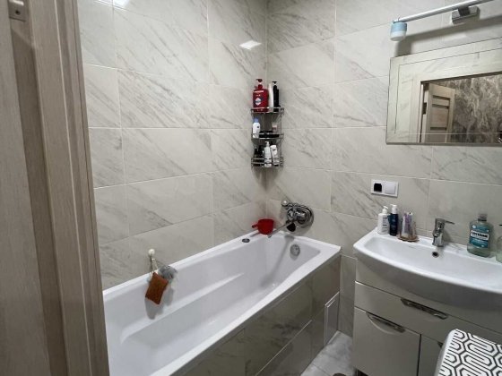 41338  Продаж 2к квартири на озерній , з сучасним ремонтом , і/о Хмельницький