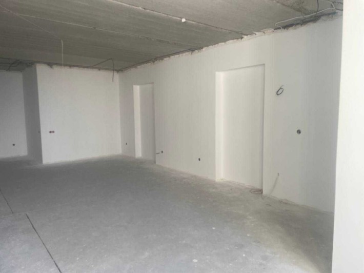 Продаж 2к квартири,площа 83 м2 з ремонтом, Подільська,58 ЦЕНТР 52000$ - фото 1