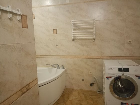 Простора 3-к квартира в самому Центрі міста Хмельницкий