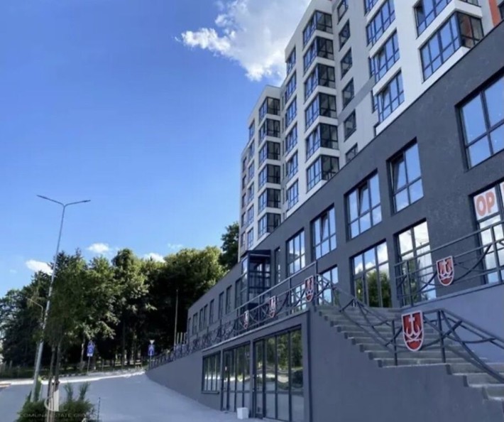 Продається 2к.простора квартира - фото 1