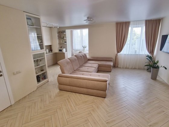 Унікальна затишна 2к Виставка! Вікна на озеро, оформлення мін. 39888 Хмельницький