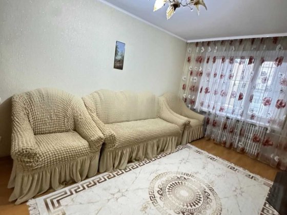 Продається 2-кімнатна повноцінна квартира. Хмельницький