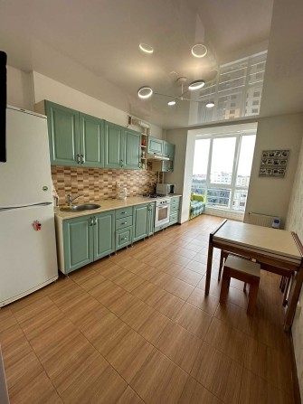 Продається простора 2-кімнатна квартира в на Озерній! - фото 1