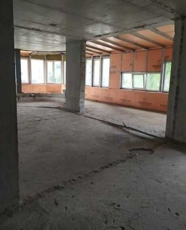 Простора квартира з індивідуальним опаленням у тихому районі - фото 1