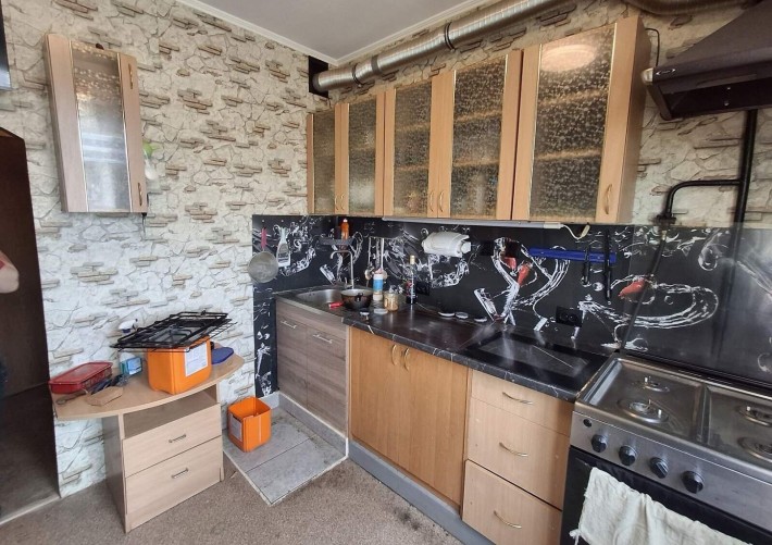 Простора 3к середній поверх. Оформлення мінімальне! 43288 - фото 1