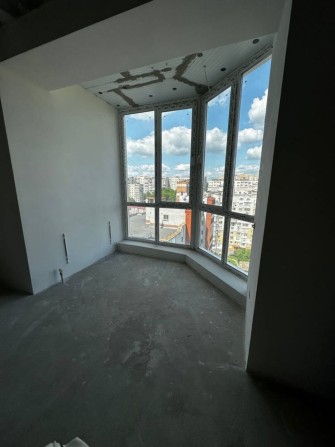 Простора 1к з чудовим краєвидом на місто. Мінімальне оформлення! 39349 - фото 1