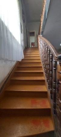 Терміново продам квартиру в будинку у м.Свалява - фото 1