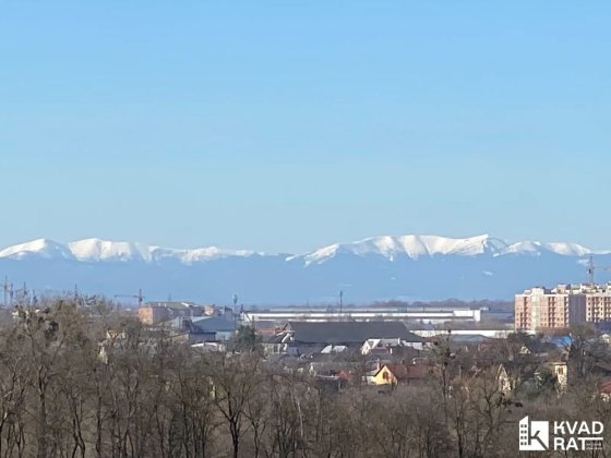Продаж зданої три кімнатноі квартири в ЖК Парковій Алеї Угорники Угорники