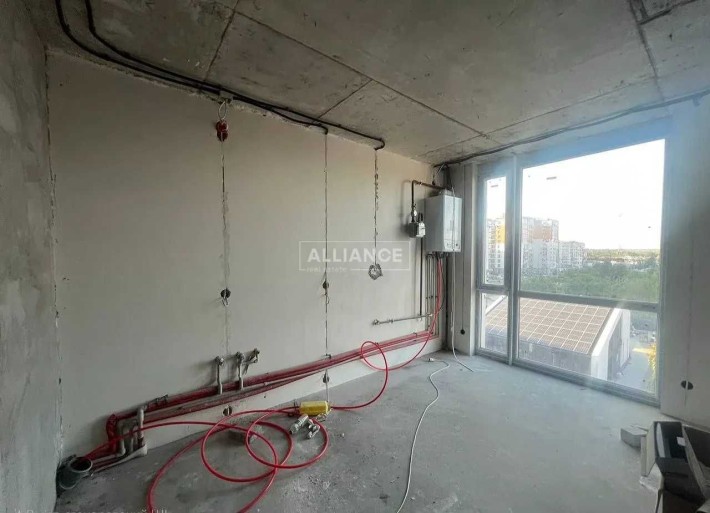 Продам 3к квартиру в ЖК Закритого типу, з чорновим ремонтом - фото 1
