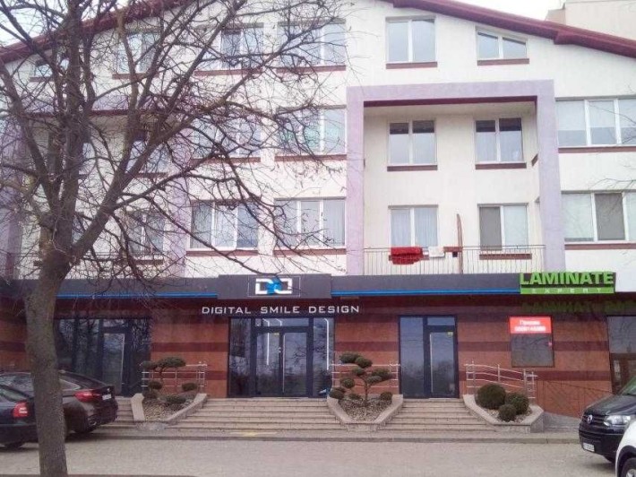 Продається 2-х кімнатна цегляна квартира в 4х поверховому будинку по Івасюка - фото 1