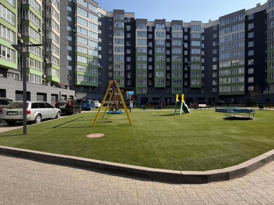Продаж однокімнатної квартири біля озера та парку 43 м2. Крихівці