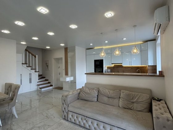 ТЕРМІНОВО квартира біля озера .Власник Криховцы