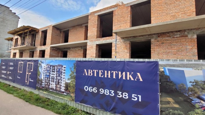 Продаж 2-кім. квартири (64 м²) в передмісті Івано-Франківська - фото 1