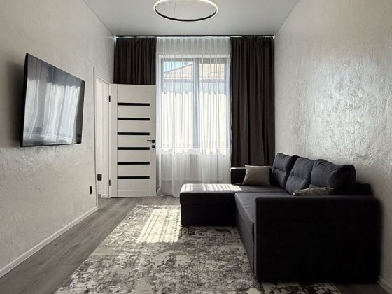 м.Надвірна , центр, 3-х кімнатна євроремонт меблі