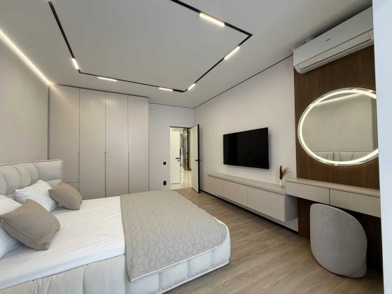 Укомплектована 3-х кімнатна квартира на березі м.Озера.  93м2 Криховцы