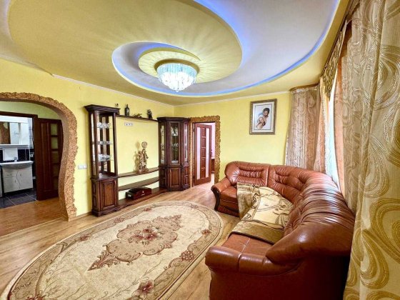 Укомплектована 3-кімнатна квартира! Богородчаны