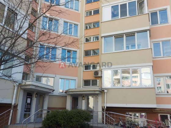 Продаж квартири з власним двориком, ЖК Петрівський квартал Святопетровское