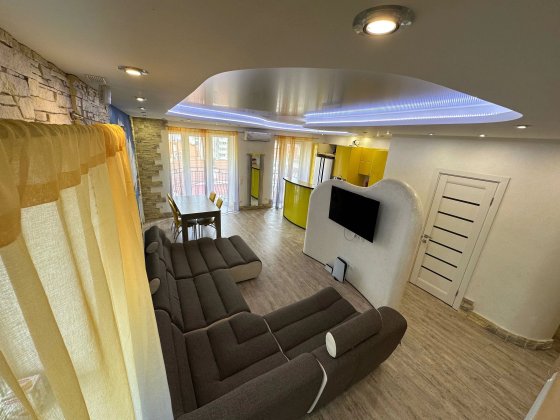 Без комісії, квартира на 5 кімнат, 140 кВ м, тепла підлога Святопетрівське