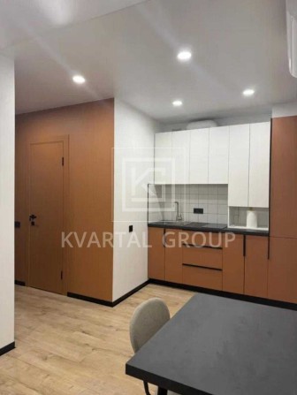 Продам квартиру з новим ремонтом КРЮКІВЩІНА - фото 1