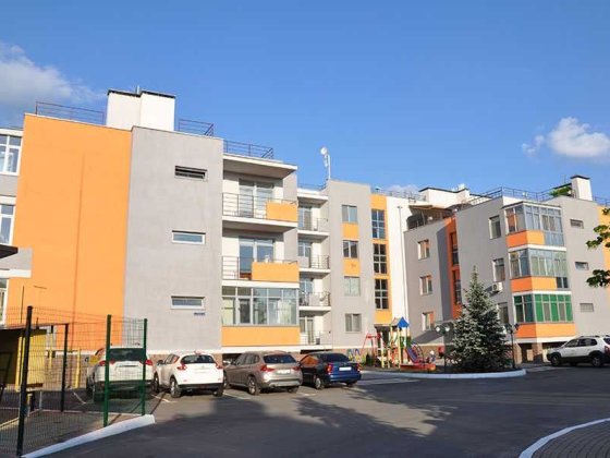 Продаж квартири в КМ Золоче(цокольний поверх) Вишеньки