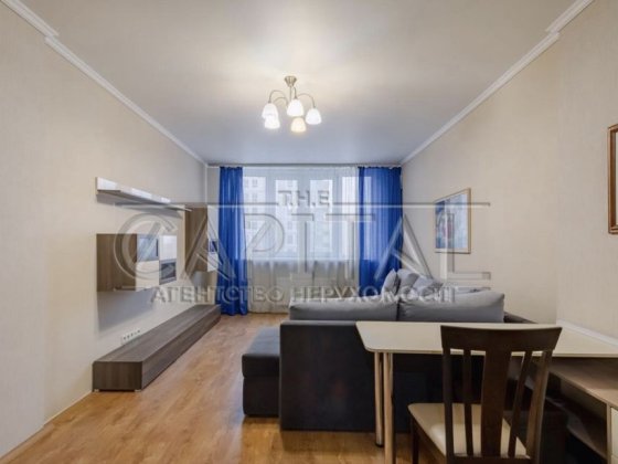 Продаж 2-кімнатна квартира в ЖК «4 Сезони» Лесники