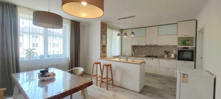 Нові Петрівці, Петрівська вул, дворівнева квартира 122 кв.м - фото 1