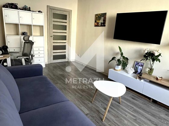 Сучасна 2-кімнатна квартира з автономним живленням + кладова Святопетрівське