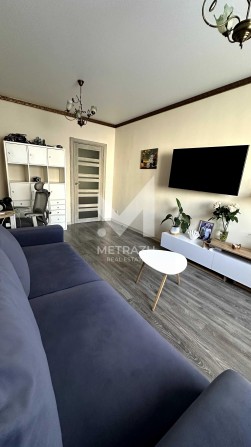 Сучасна 2-кімнатна квартира з автономним живленням + кладова - фото 1