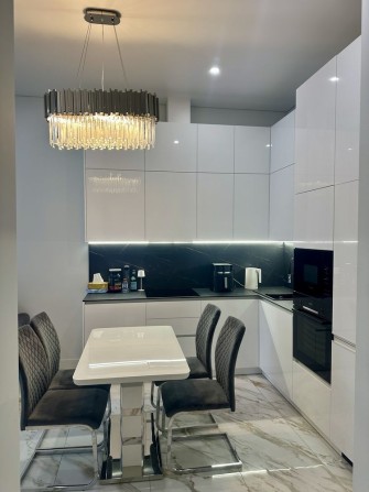 Продаж квартири Park Lake City 51.6 m2 з власним подвір'ям та видом на озеро. - фото 1