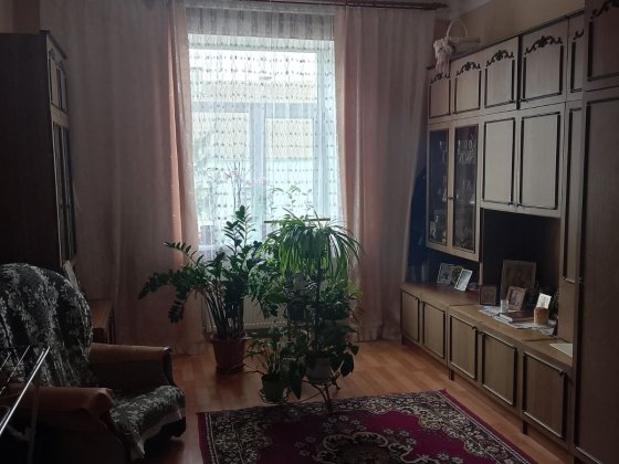 Продам 3-х кімнатну квартиру в місті Узин.