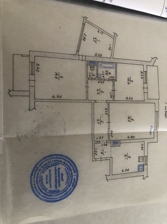 Продається трикімнатна квартира в центрі Макарова - фото 1