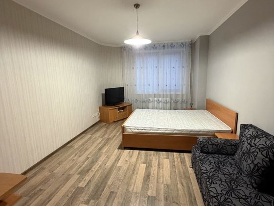 Продаж 1-кімнатноі квартири Чайки від власника Нове