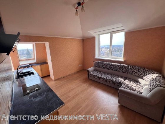 Продам 2-х кімнатну квартиру Щасливе (центр)