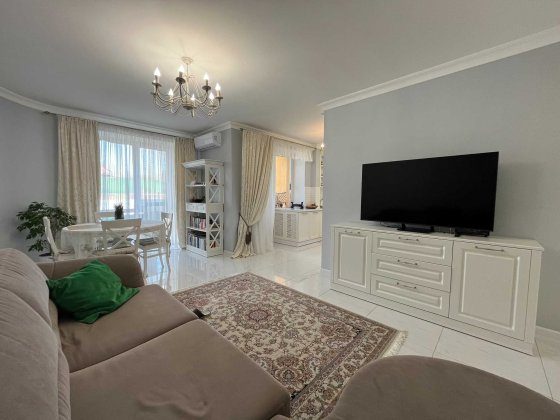 Продаж 3кім. гарний ремонт низький поверх ж/к Чайка вул.Лобановського Чайки