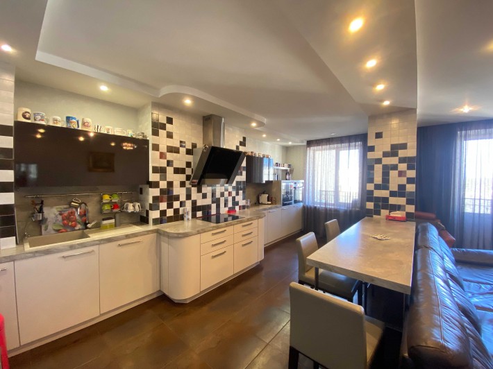 ЖК Чайка 3кімн. 107м ГАРНА 150000у.о.Лобановського 18 м.Житомирська - фото 1