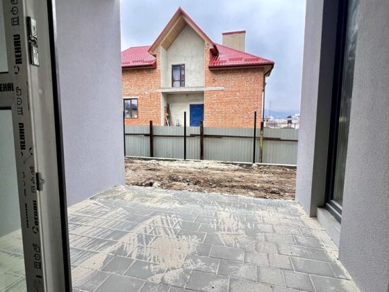 2 кімн квартира 70 м2 1 пов Винники Львів дворик тераса новобудова Винники