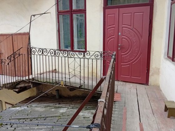 Однокімнатна квартира в Австрійському будинку, в центрі міста,  загальна площа 41,2м2 .а Самбор