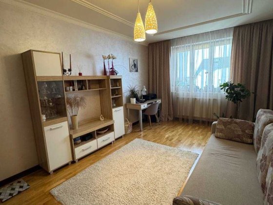 Продаж затишної квартири з ремонтом і каміном в Пустомити Пустомыты