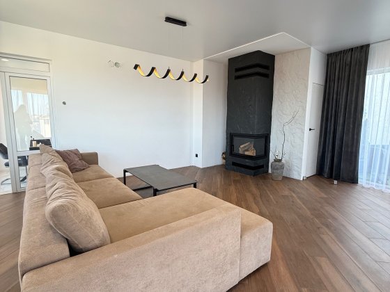 Продаж 3к квартири з терасою Малехів