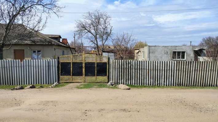 Дім. 2 квартири. Магазин. - фото 1