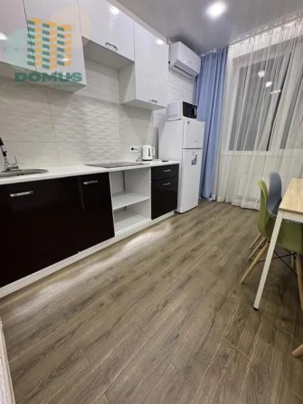 Продам 1 комн в ЖК 49 Жемчужина! Архитекторская. С ремонтом! - фото 1