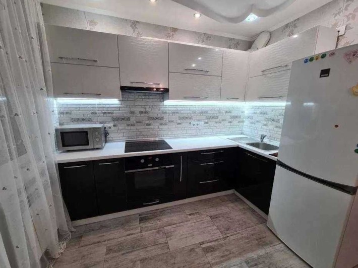 Продам квартиру в Жк Радужний - фото 1
