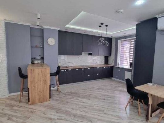 Продам 2 кімнатну квартиру в ЖК Золота ера, газ, 63 кв м, море Крижанівка