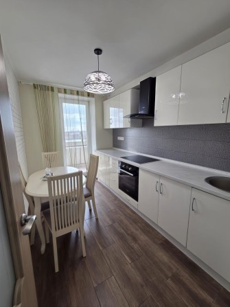 Продам 2 х комнатную квартиру с ремонтом , Авангард - фото 1